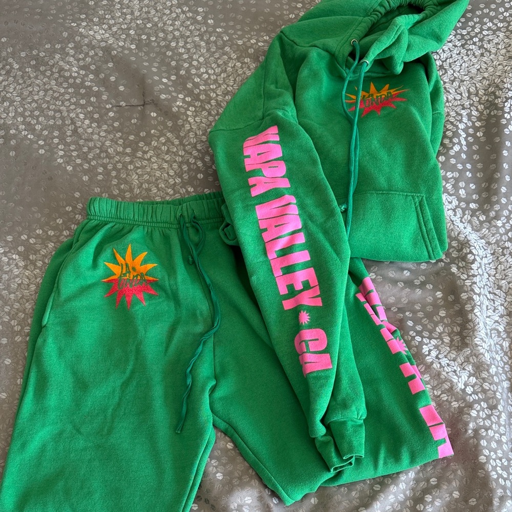 Vibrant Green aviator nation set